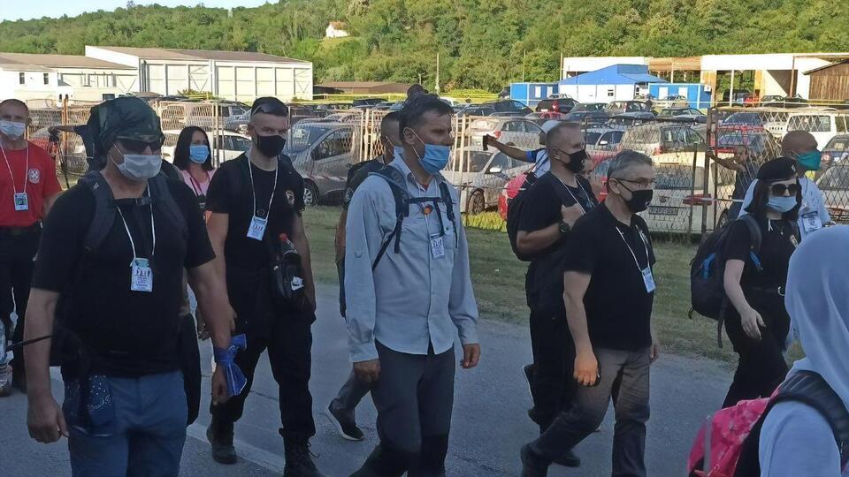 Прем'єр Новалич (у центрі) відчув нездужання після маршу миру минулого тижня