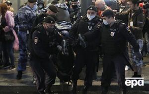 Полиция выхватывала людей из толпы