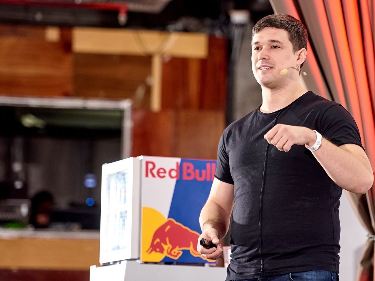 Федоров:&nbsp;Жду момент, когда смогу спалить этот жизнью потрепанный кусок бумаги