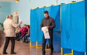 Местные выборы в Украине назначены на 25 октября