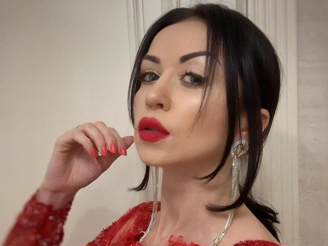 Валевская:&nbsp;За более чем 17 лет творческой деятельности я имела честь быть отмеченной наградами&nbsp;