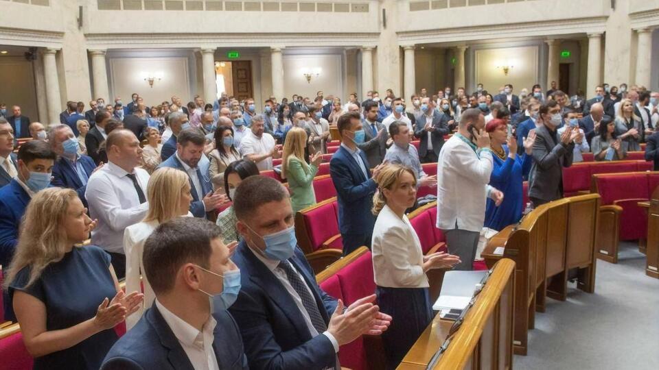 Рада продовжила дію мораторію на півтора року