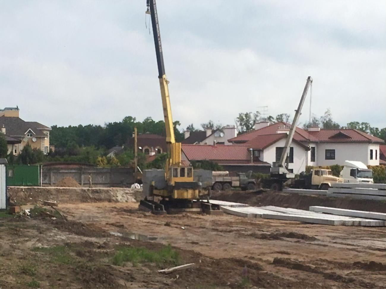 Участки расположены вблизи памятника садово-паркового искусства "Феофания"