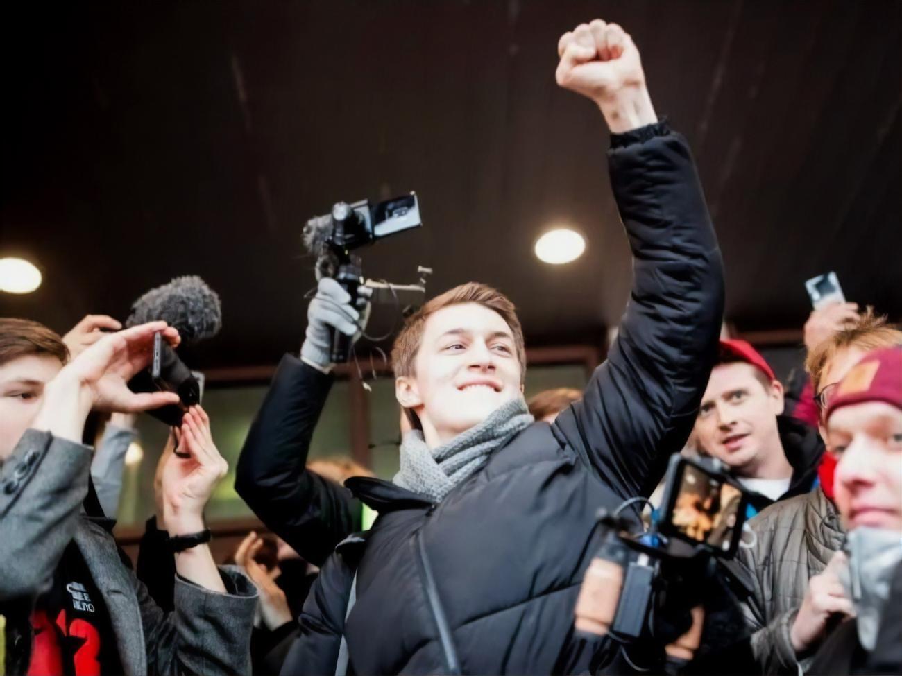 Жуков: Крим має бути там, де сам захоче