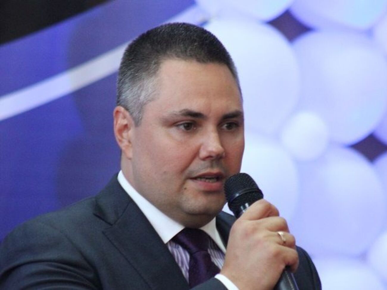 Владимир Сивак:&nbsp;Предприятие производило до 200 тонн слитков в год. На этом всем поставлен крест