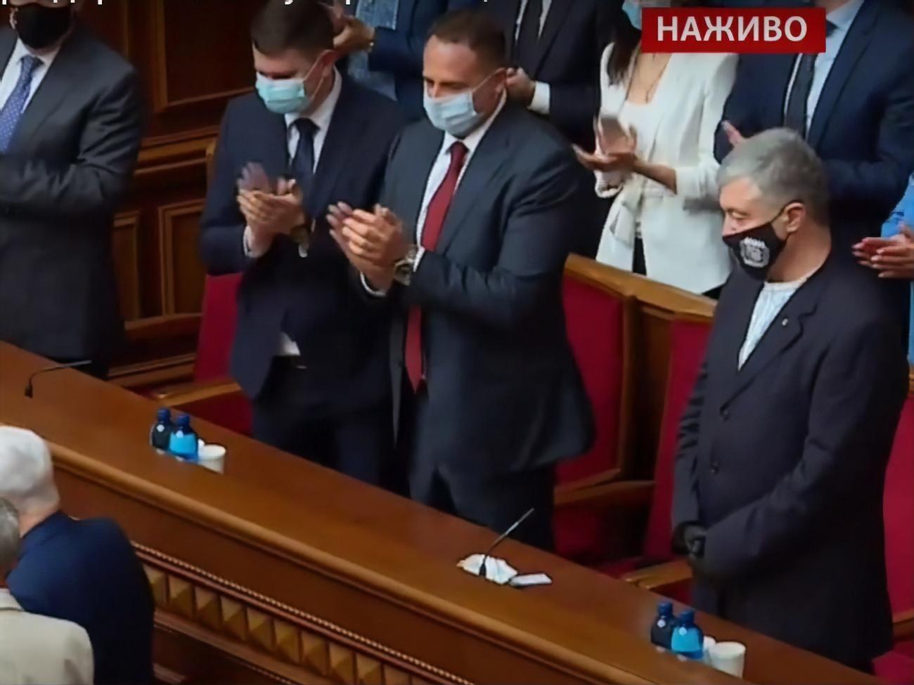 Порошенко (на фото крайній справа) сидів поруч із Кравчуком