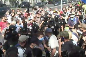 На початку мітингу між поліцією та активістами стався конфлікт