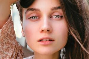 Jerry Heil: Это песня о зависимости от вещей, статуса и внешней оценки