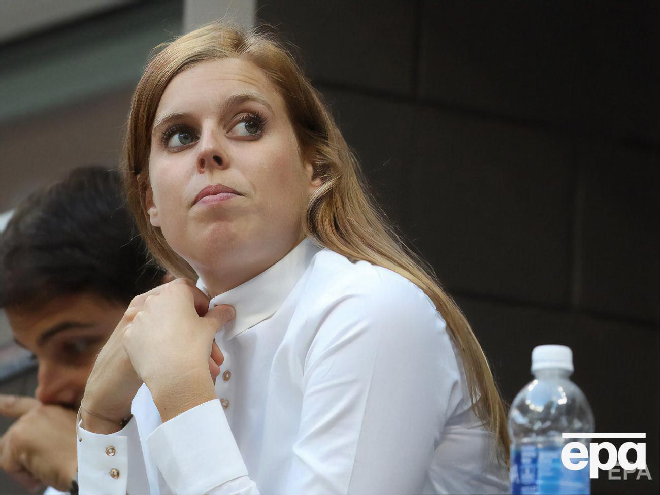 Изначально свадьба принцессы Беатрис была запланирована на сентябрь 2019 года