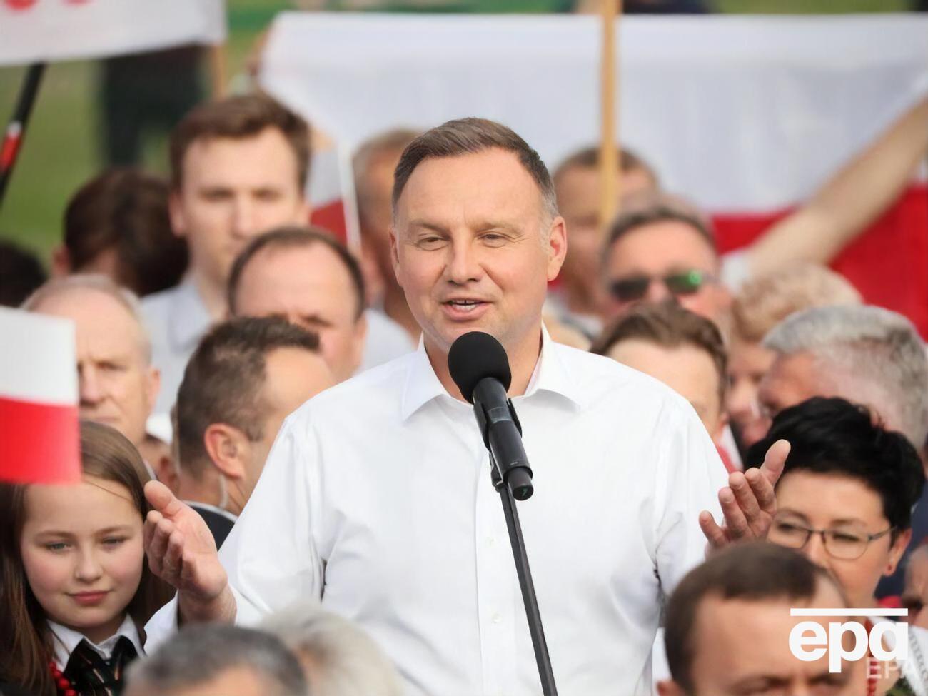 Канцелярія Анджея Дуди двічі викривала пранкера