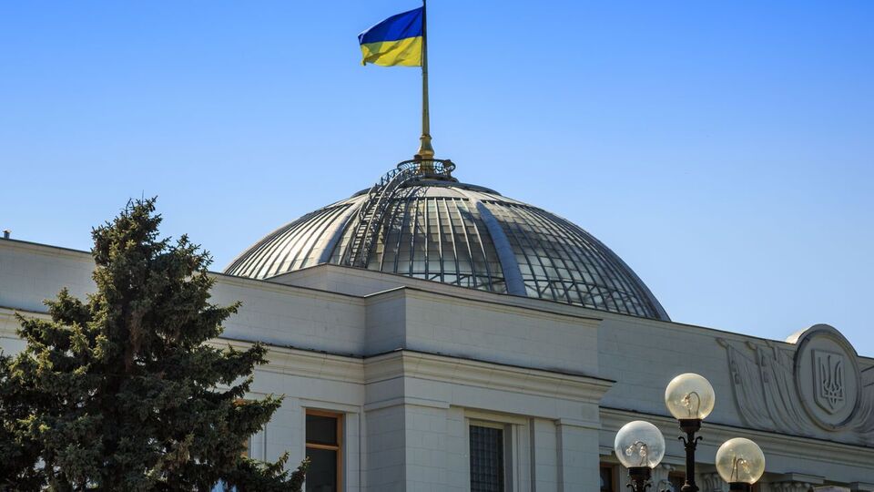17 липня Разумков оголосив про закриття третьої сесії парламенту ІХ скликання