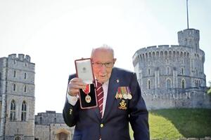 30 апреля Тому Муру исполнилось 100 лет