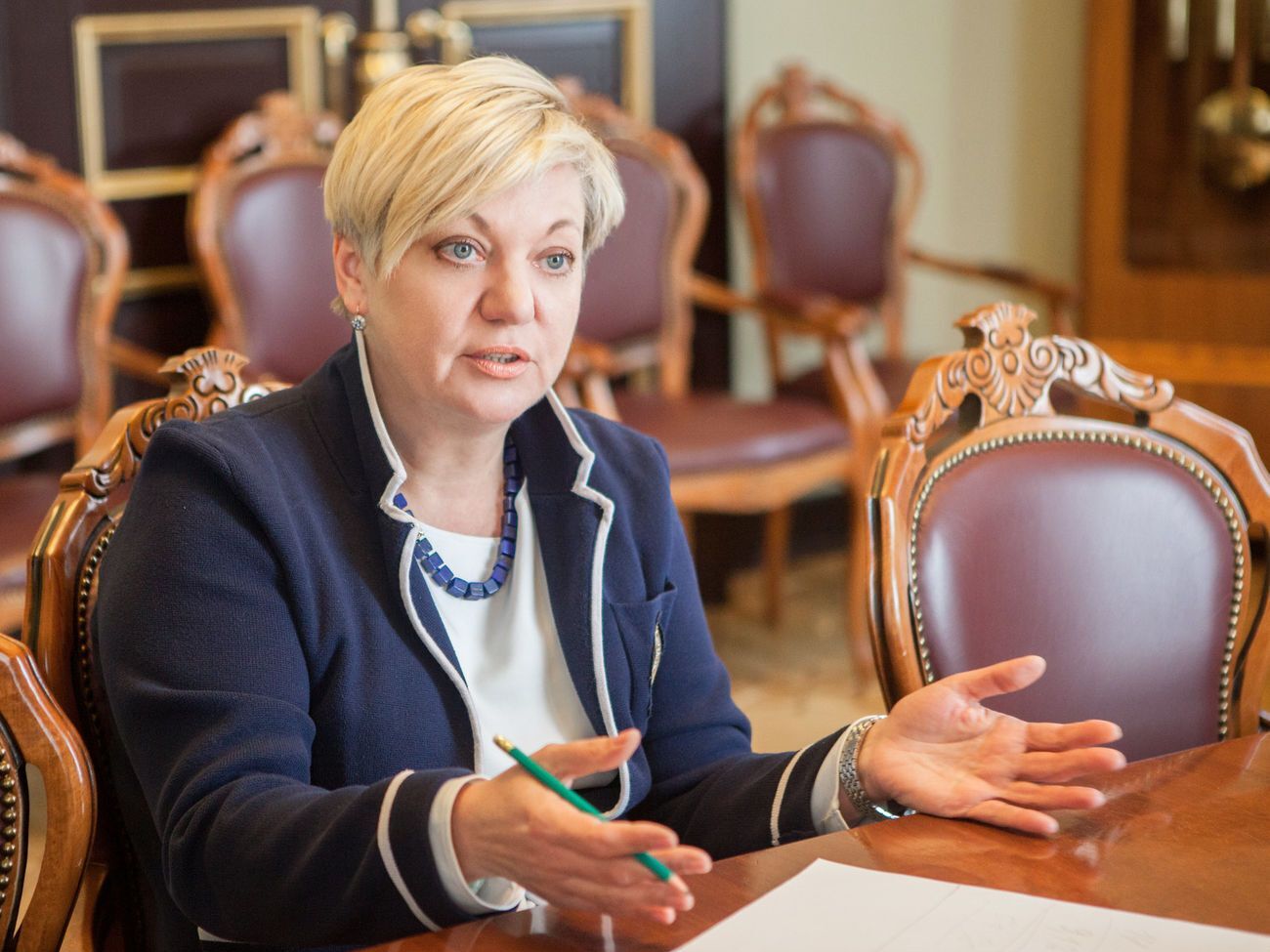 Гонтарева:&nbsp;Зеленский же симпатичный молодой парень. Может, он проснется? Может, поймет?&nbsp;