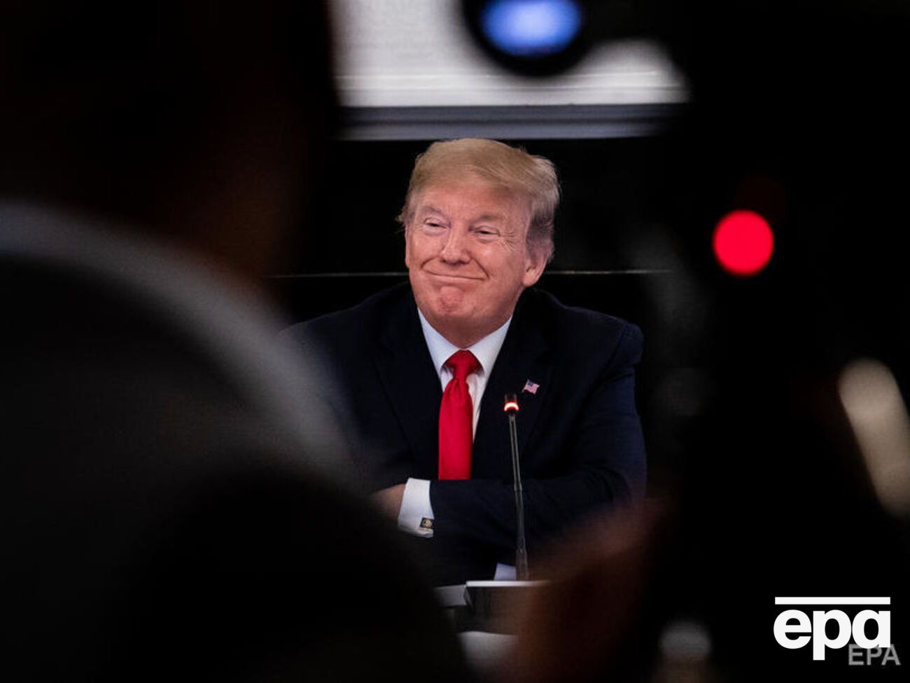Імовірно, на прохання Трампа із фоє Білого дому забрали портрети Клінтона і Буша-молодшого
