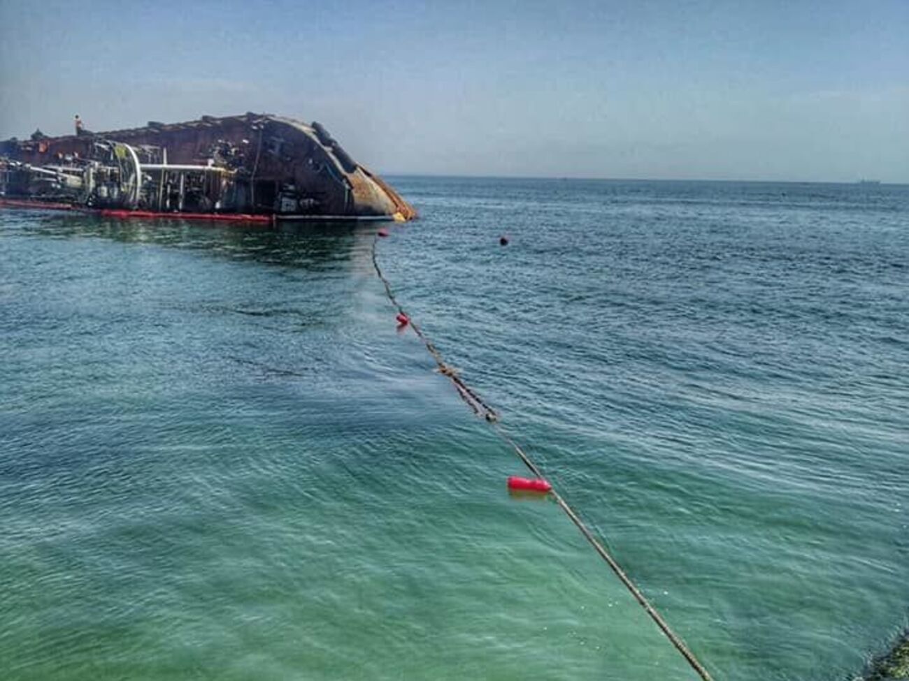 Танкер Delfi&nbsp;затонул возле пляжа в Одессе во время шторма&nbsp;в ноябре 2019 года