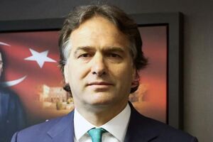 Сафі є членом групи турецько-російської дружби