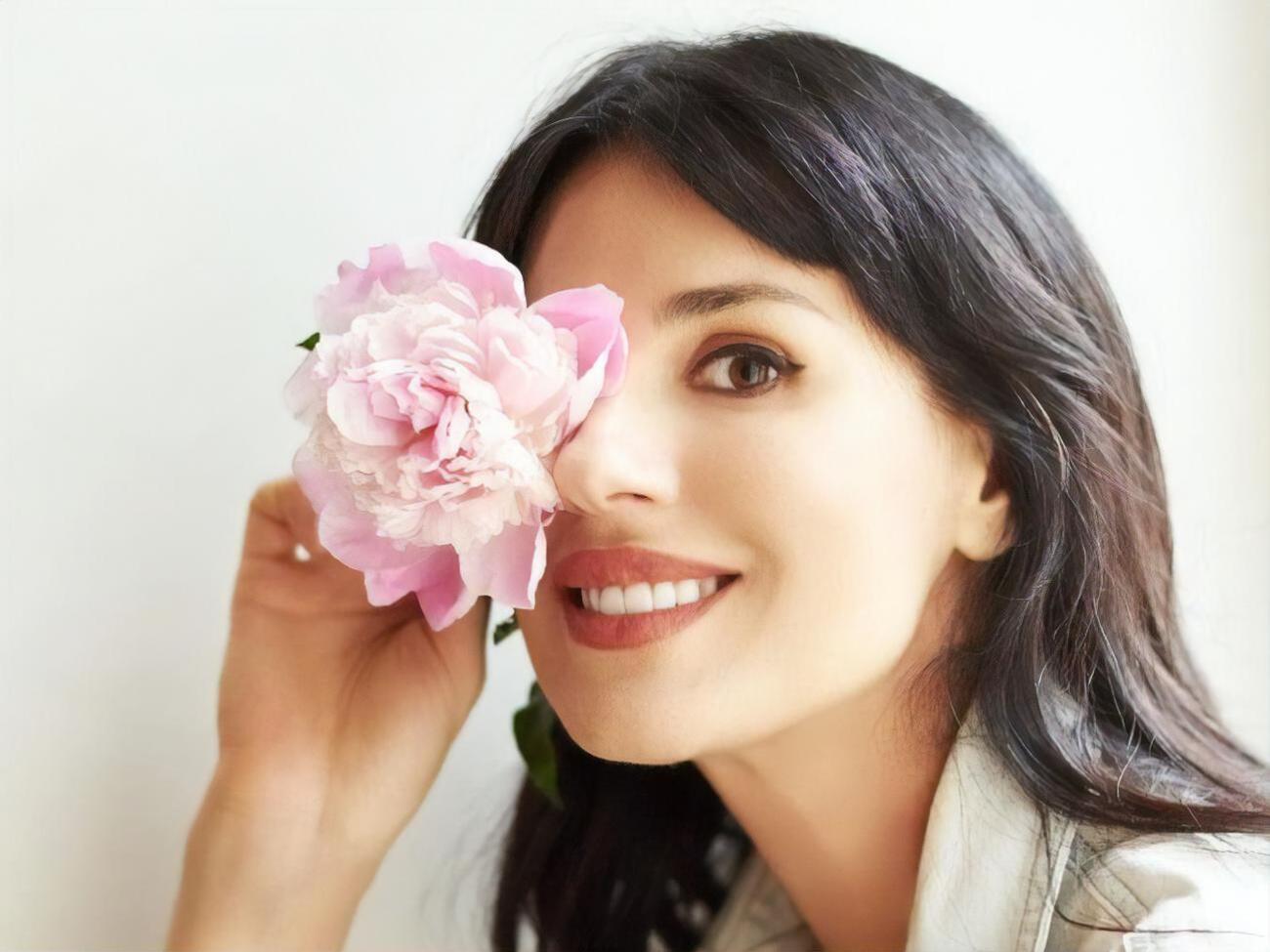 Разница в возрасте между сестрами составляет семь лет