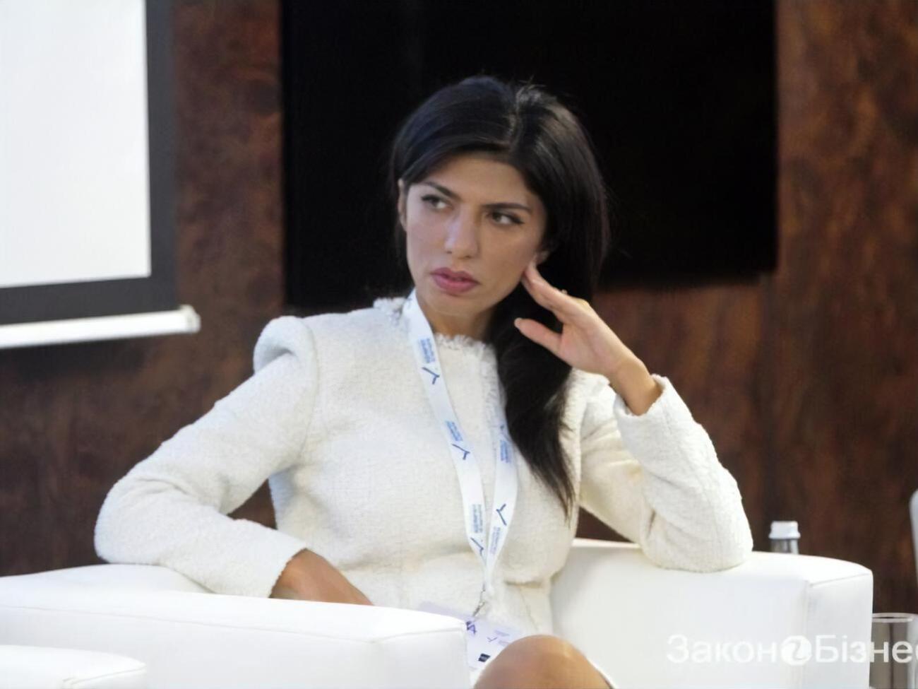 Загребельська: Чого тільки вартий був брифінг генерального прокурора та міністра внутрішніх справ, на якому фактично останні звинуватили керівництво комітету в отриманні хабарів від російських збройних баронів