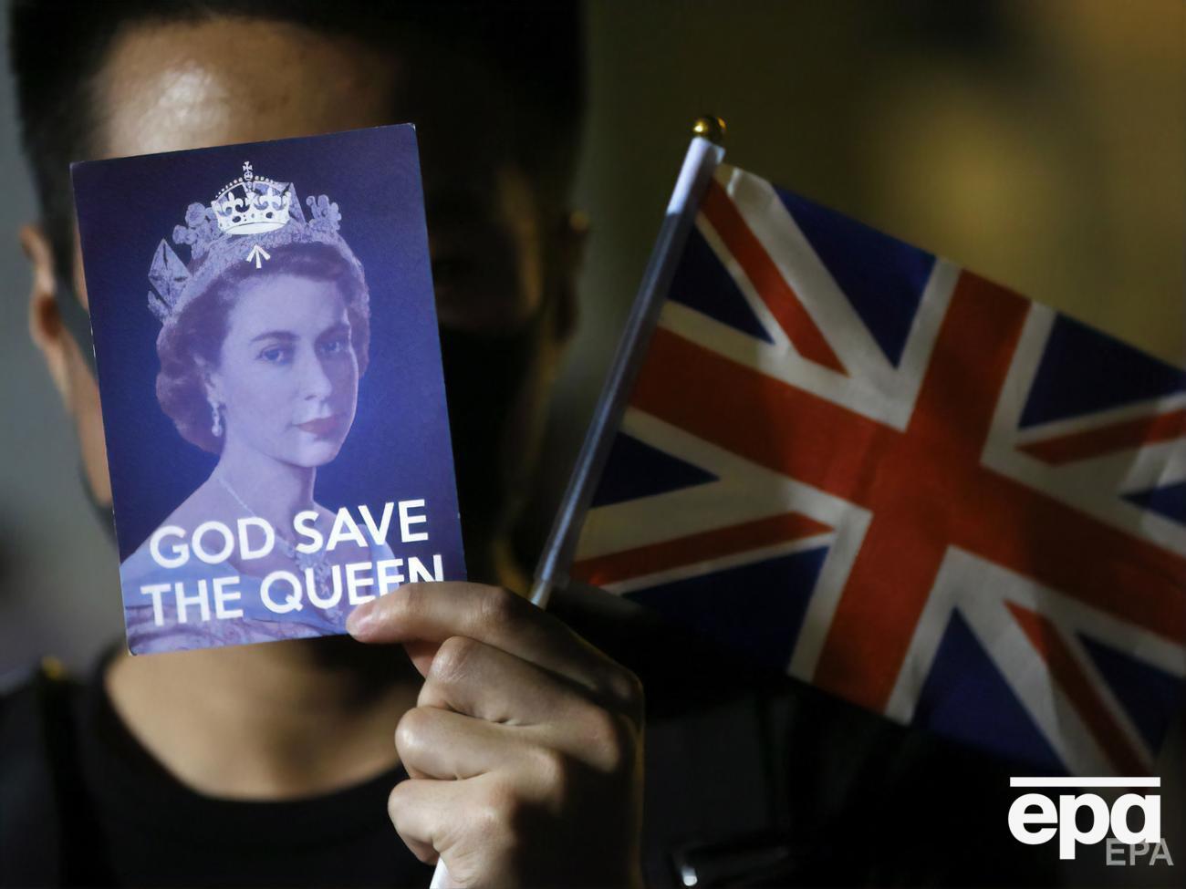 Великобритания передала протекторат над Гонконгом Китаю, но хочет давать убежище жителям этой территории