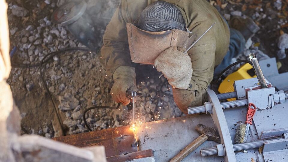 У мерії повідомили, що загиблому робітнику було 72 роки