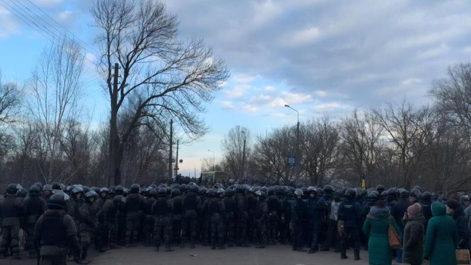Втручання правоохоронців допомогло розблокувати дороги