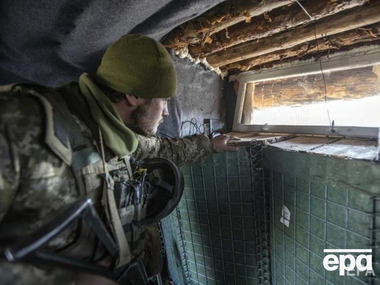 По данным разведки, за минувшие сутки украинские защитники уничтожили одного и ранили шестерых захватчиков