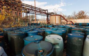 Низкие концентрации одоранта вызывают раздражение кожи и глаз, головную боль, тошноту, замедление дыхания