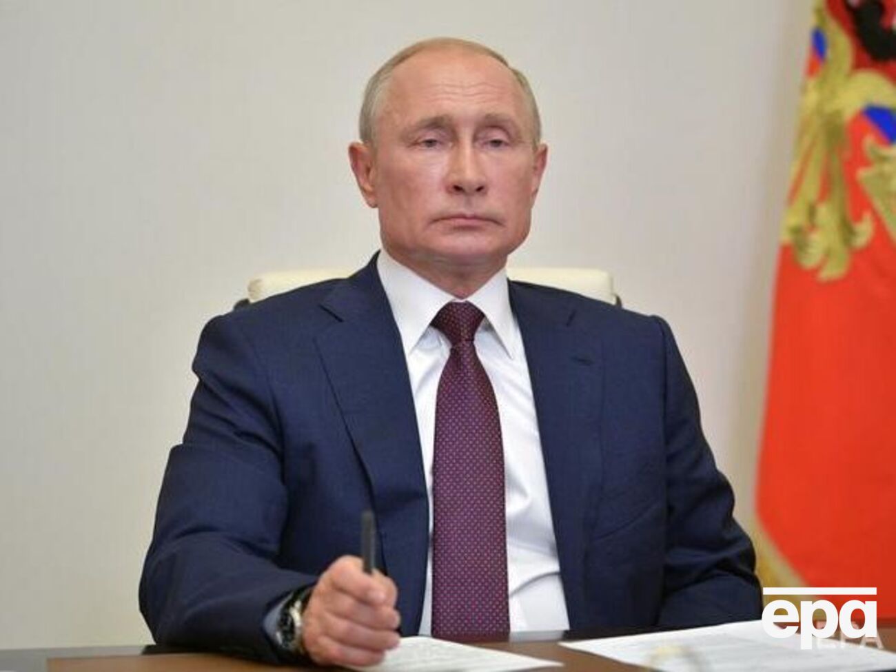 Песков: Главе государства несертифицированную вакцину не совсем хорошо употреблять