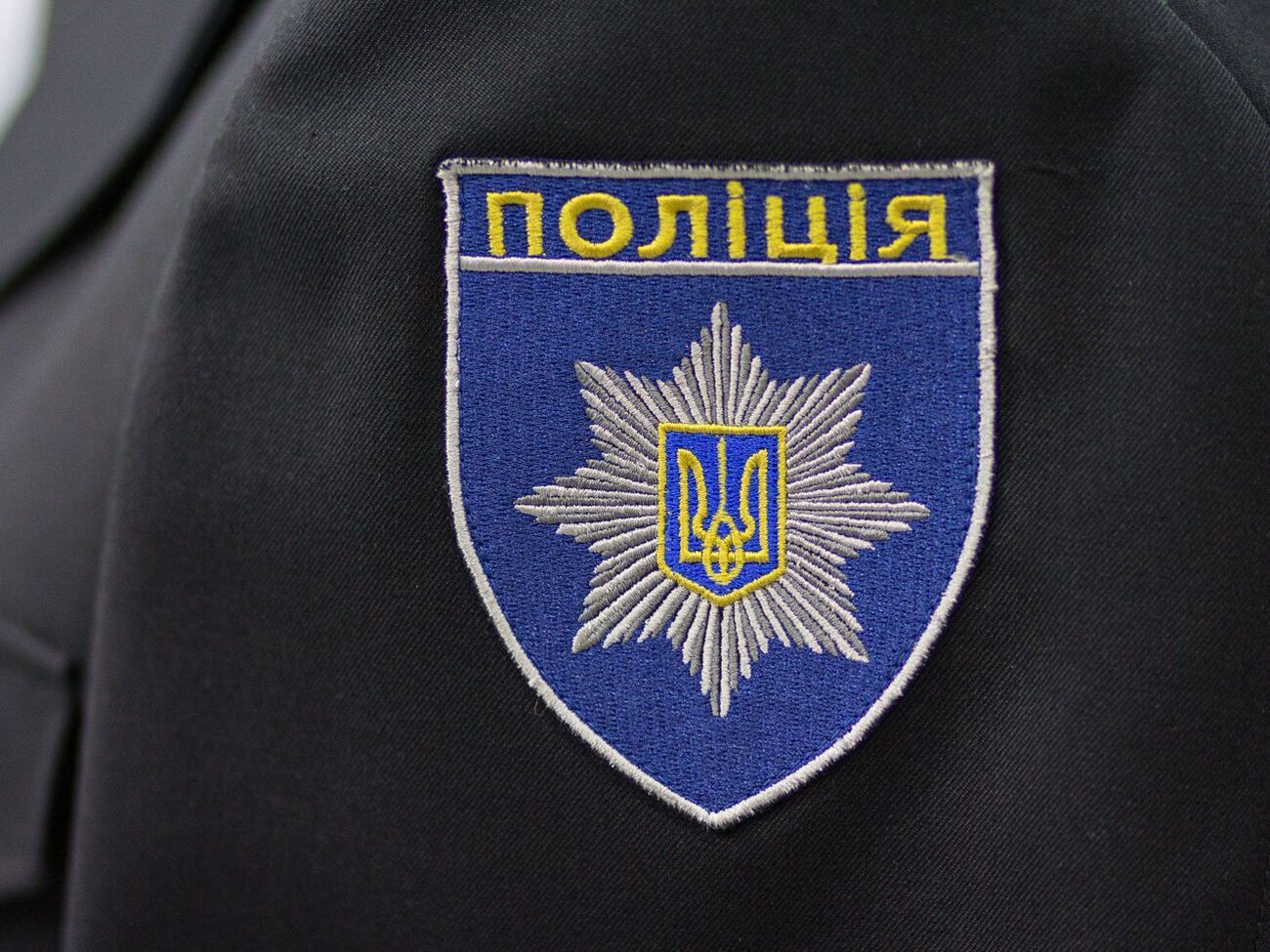 По предварительным данным полиции, взрыв произошел под столом, где находилась сумка