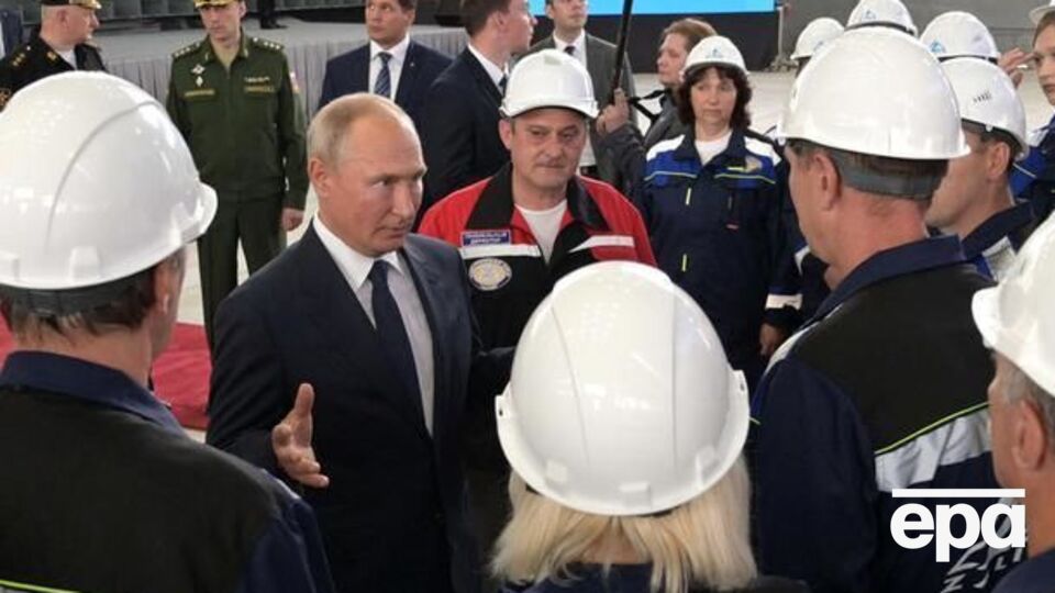 Путін заявив, що сам хотів пройтися разом із "Безсмертним полком" цього року