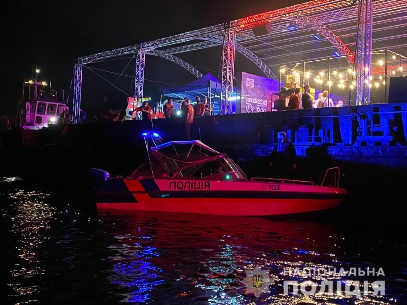 В ночь с 18-го на 19 июля&nbsp;полиция обнаружила переоборудованную под развлекательное заведение баржу