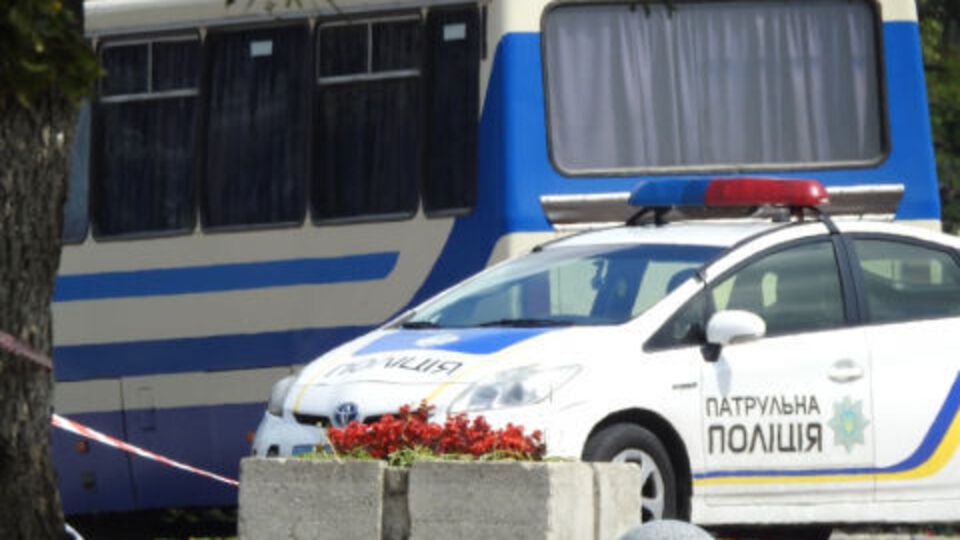Терорист стріляє з вікна рейсового автобуса "Берестечко – Краснилівка"