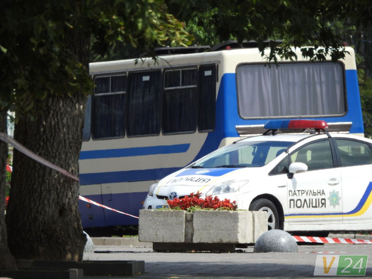 Утром 21 июля&nbsp;Максим Кривош в центре Луцка захватил автобус, в котором находится около 20 заложников