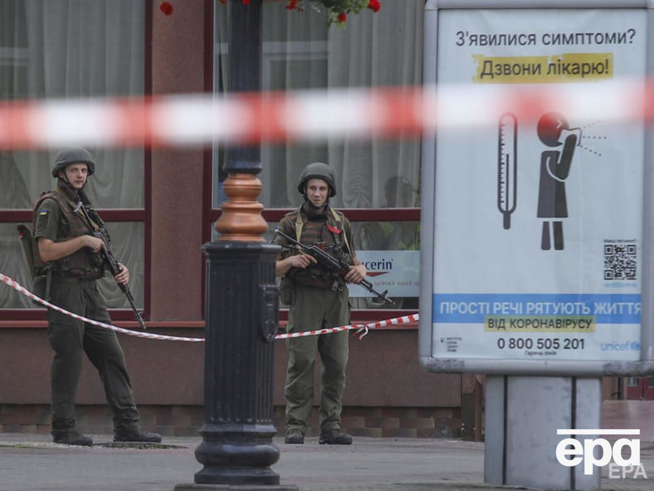 Террорист удерживает заложников с утра 21 июля