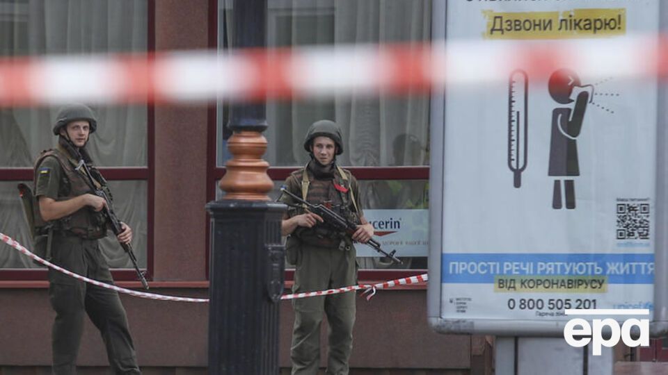 Террорист удерживает заложников с утра 21 июля