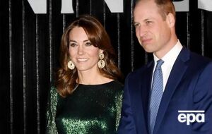 Принц Уильям и герцогиня Кембриджская Кэтрин воспитывают двух сыновей и дочь