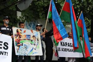 В митинге приняло участие более 400 человек