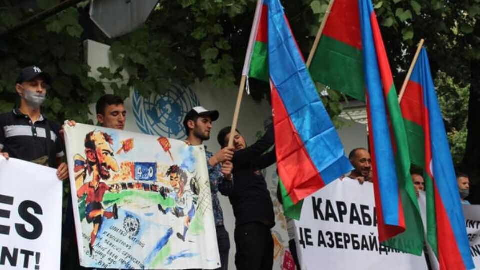 В митинге приняло участие более 400 человек