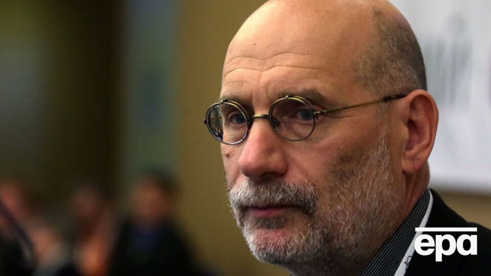 Акунин прокомментировал приговор Дмитриеву