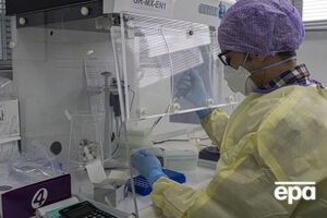 По данным ВОЗ, в настоящее время проводится около 160 испытаний вакцины от коронавируса