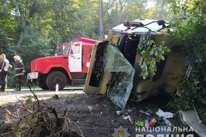 Водіїв обох транспортних засобів та двох пасажирів OPEL із травмами різного ступеня тяжкості госпіталізували