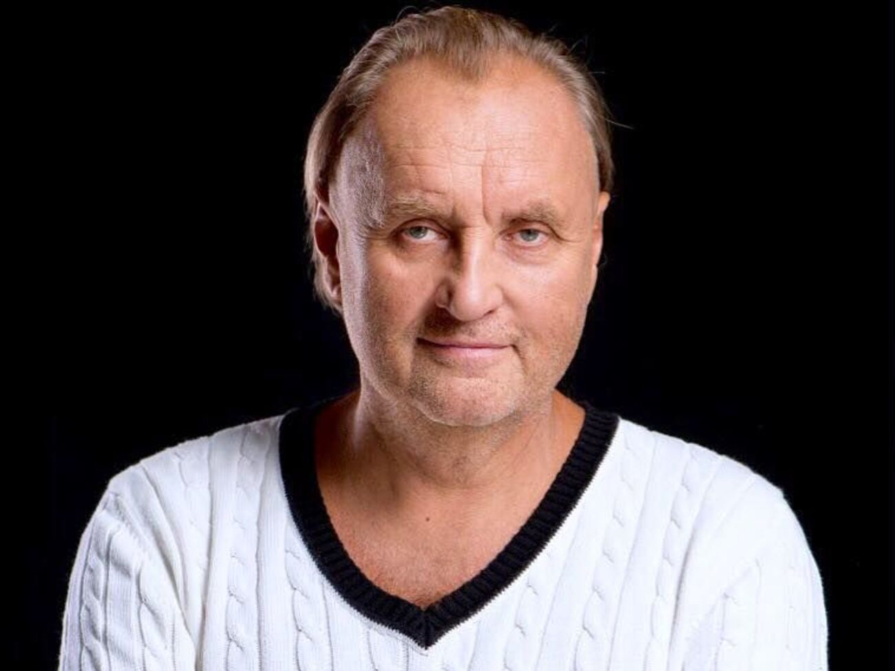 Бебешко продюсує гурт "Пающіє труси"