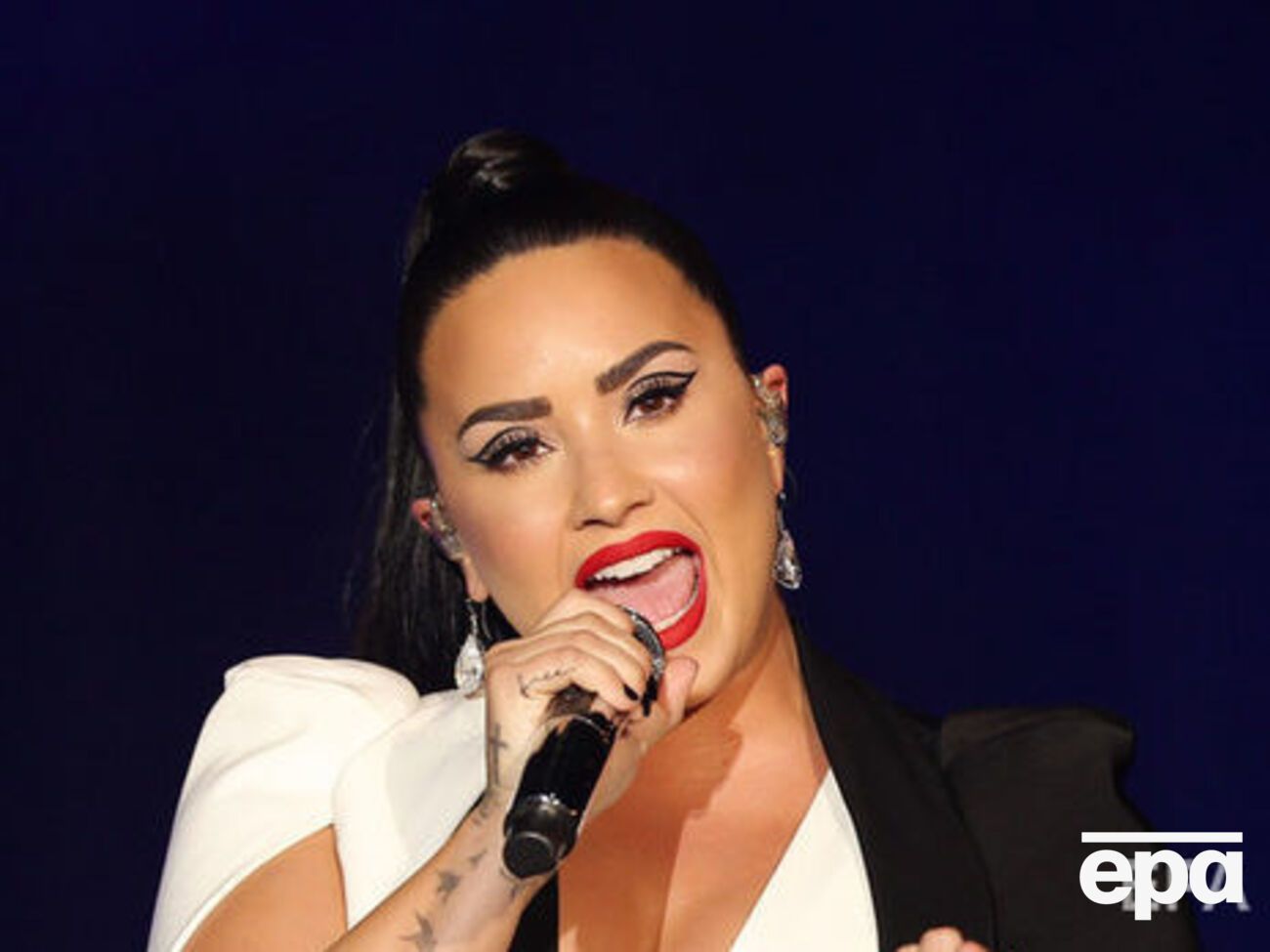 Ловато: Ти ніколи не вимагаєш, щоб я змінилася. Але заради тебе хочу змінюватися на краще