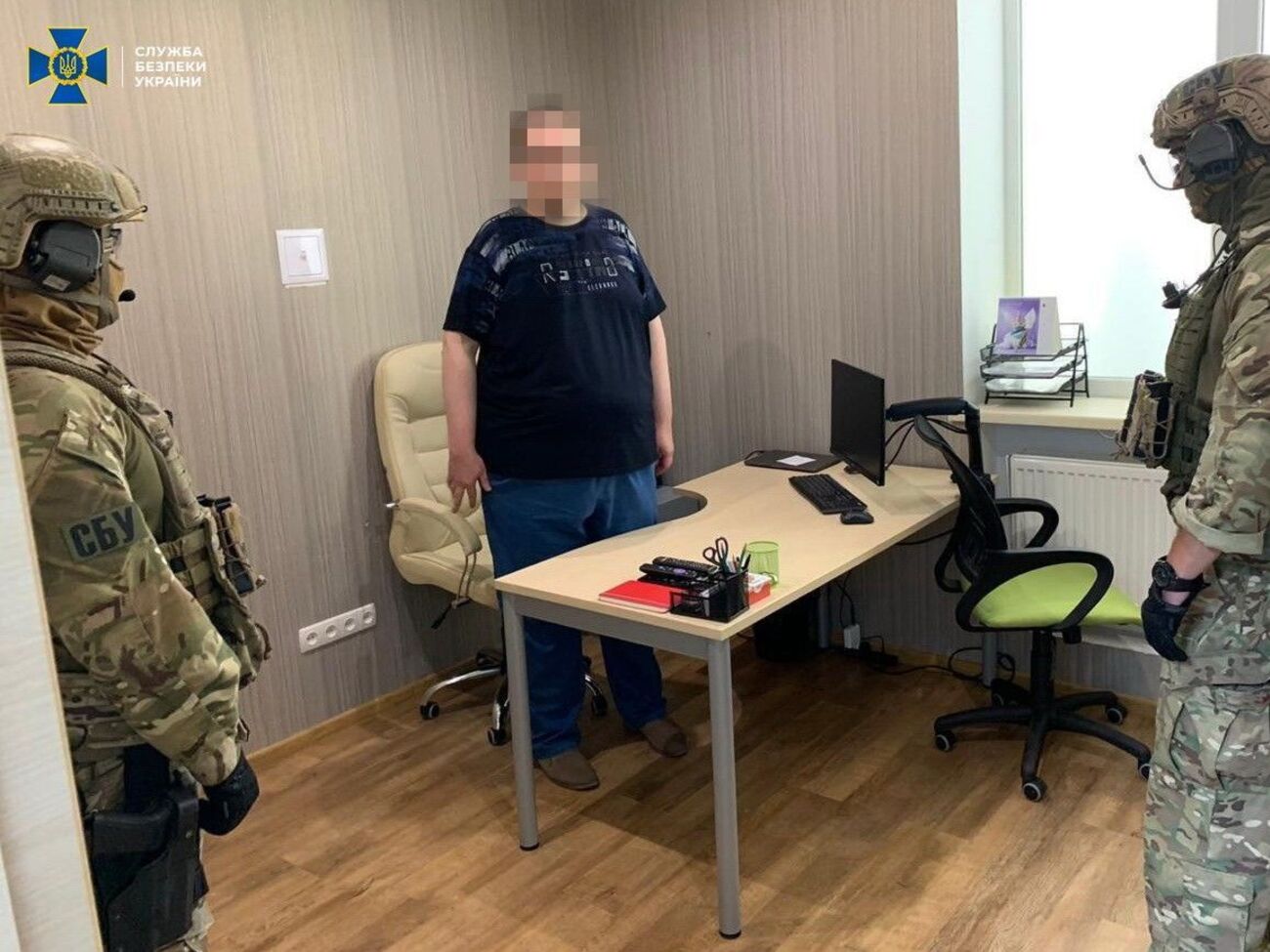 Правоохоронці провели п'ять обшуків за місцем роботи і проживання зловмисників у Харкові та Києві
