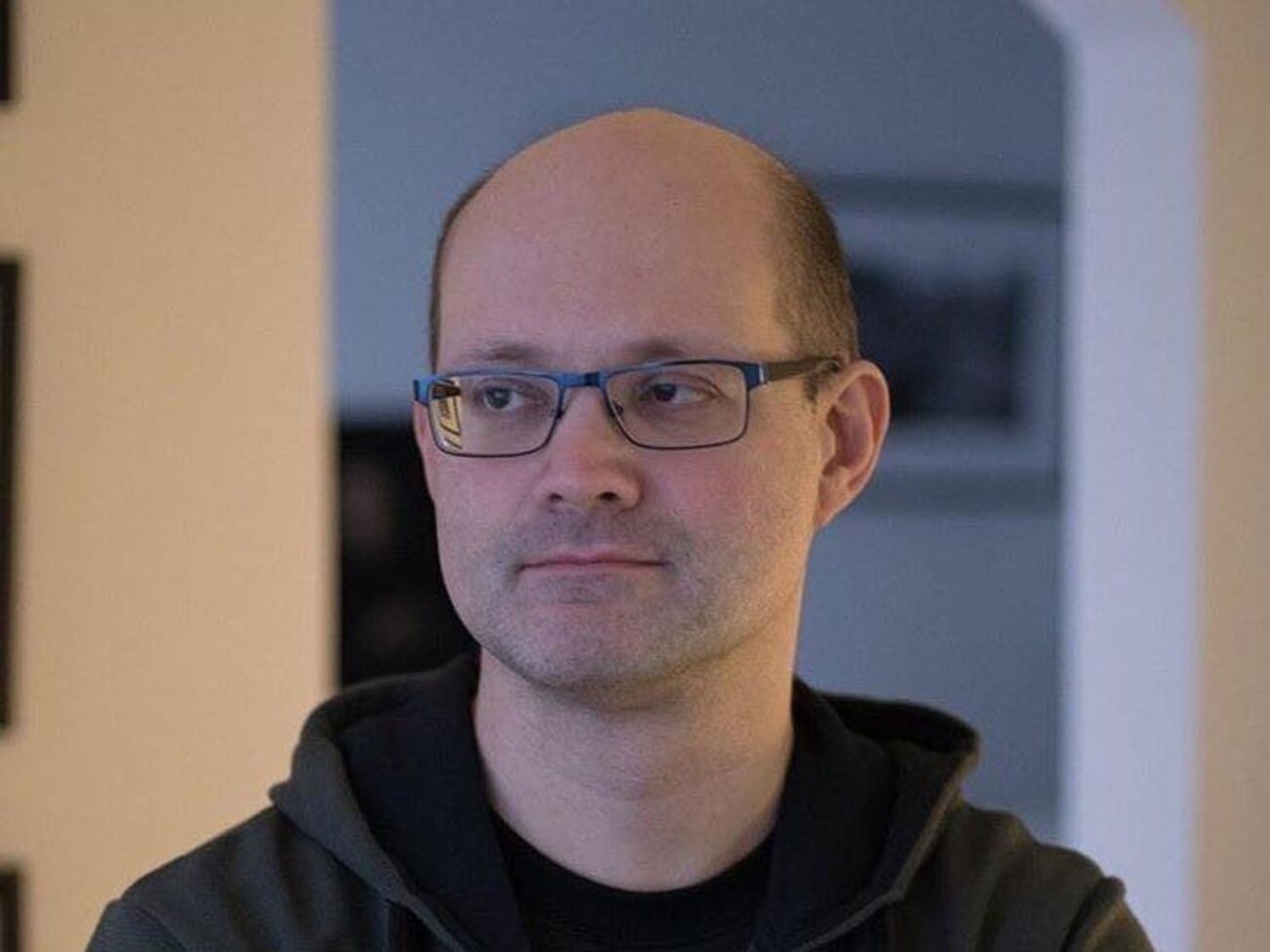 Кучапин был известным волонтером, который помогал бездомным, сиротам, лицам с инвалидностью и пожилым людям