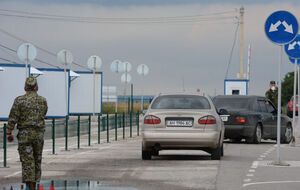 Боевики "ДНР" называют периодическое возобновление работы КПВВ "гуманитарным коридором"