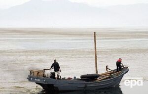 Северокорейские лодки отдаляются от берега и теряются в море, предположили аналитики