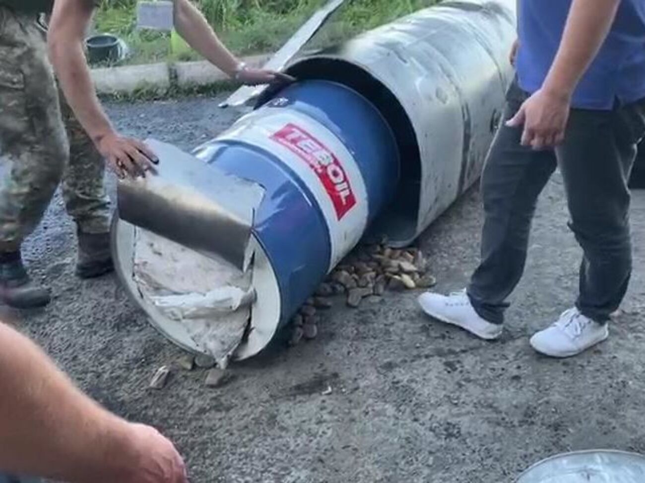 Сотрудники пункта пропуска заметили незаводские швы на топливном баке и самодельные крепления