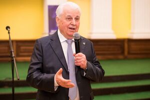 Кравчук "готов аплодировать" настоящему перемирию