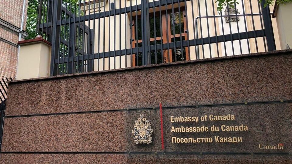 Канадські дипломати висловили надію на мирне врегулювання конфлікту